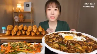짜장면을 먹기 위해 파김치를 담그는 나..🤟해물쟁반짜장면,매운군만두,파김치 먹방❤️ Seafood jjajangmyeon, Mandu, Kimchi KOREAN MUKBANG
