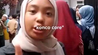 bisa bisa nya muka ku jadi aib.tapi udah ku tutupin jadi kalian tak bisa liat