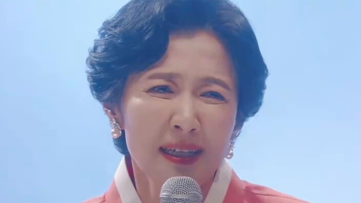 Cô dâu và chú rể đều bỏ trốn vào ngày cưới vì cả hai đều đã kết hôn, bỏ lại mẹ mình ở lại để cùng nh