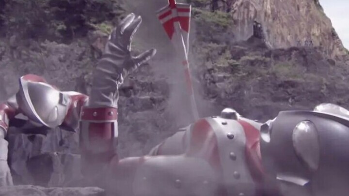 Lei came to the new universe, but made an amazing discovery, the corpse of Ultraman in one place
