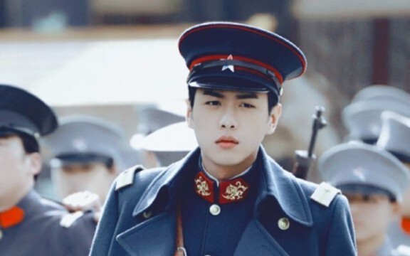 [Zhang Ruoyun] This is an early work of his. His character is named Yan Songsheng. I don’t recommend