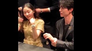 Lee Dong Wook , Kim Go Eun - Her reaction is so cute