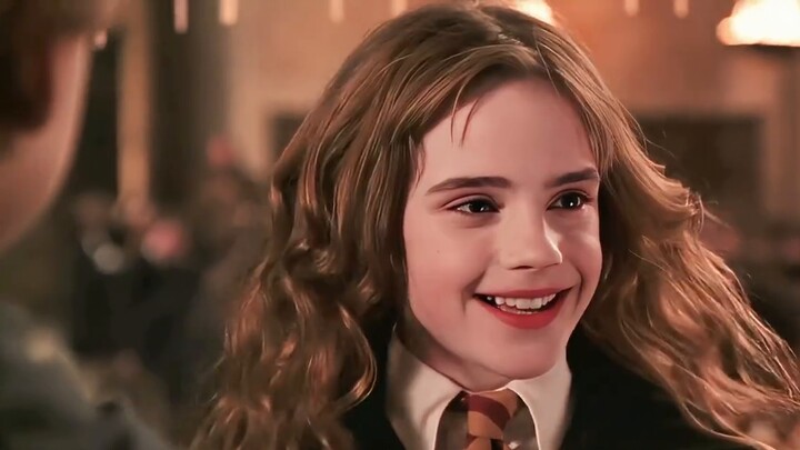 "Với âm thanh treo cổ, Hermione xuất hiện"