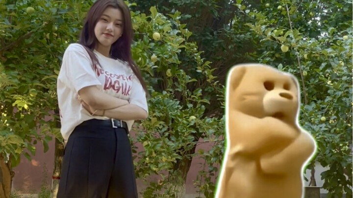 20-year-old girl learns to dance with Little Bear