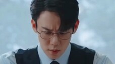The female lead accidentally sent an emoticon, but it made the male lead very amused, and he laughed