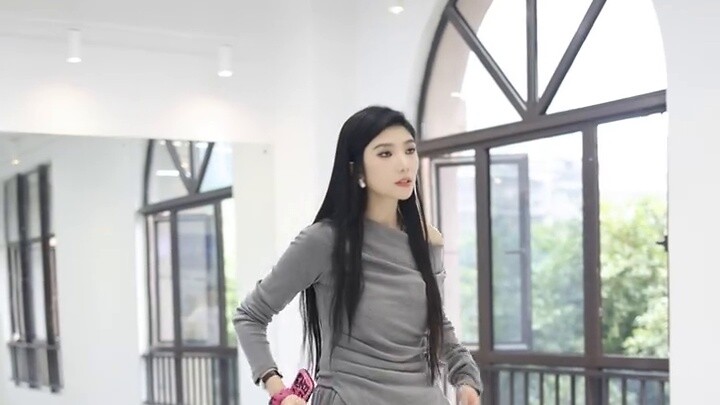 ความแตกต่างระหว่างท่าทางการเดินของเด็กชายและเด็กหญิง