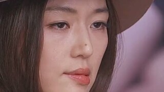 Jun Ji-hyun: Mọi nỗi bất hạnh đều phải được nhìn thấy