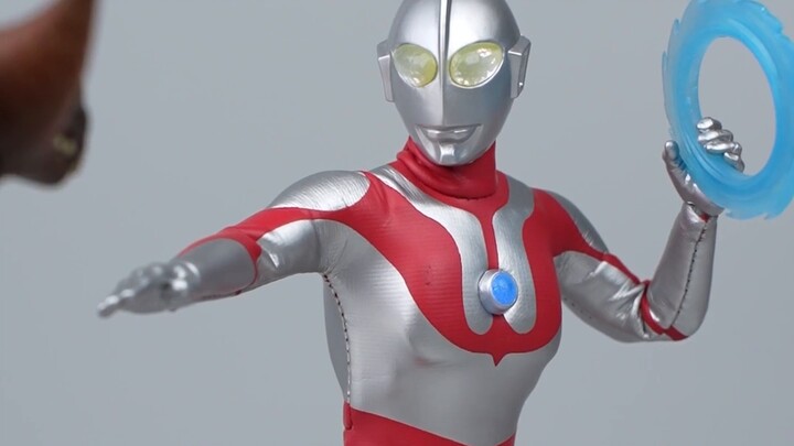 Đồ chơi Ultraman xấu nhất lịch sử! [Đồ chơi DHB] Ultraman thế hệ đầu tiên của mezco