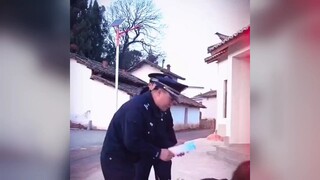 Polisi: Saya merasa tertipu, tapi saya tidak punya bukti - video lucu