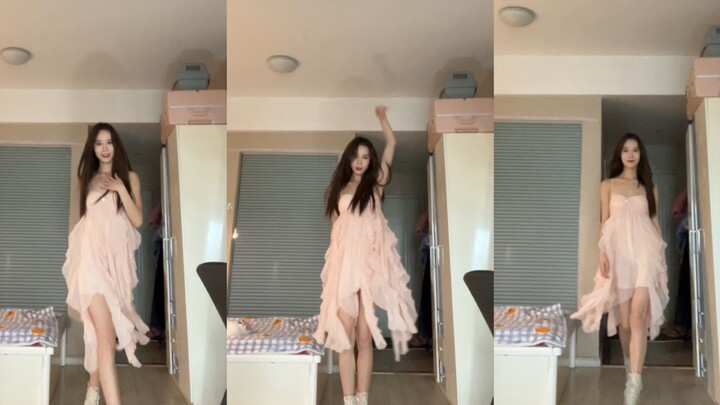 178/55 Dancing at home