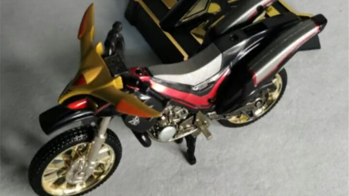 Uji Coba Model Sepeda Motor Kamen Rider Kuuga
