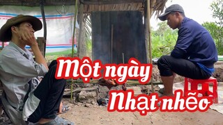 Video ăn gà nướng nhạt nhẽo nhất giữa cánh đồng