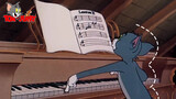 Tom: Saya Bisa Memainkan Lagu Apa Pun dengan Piano Saya!