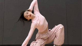 衣服越粉 跳舞越狠｜jojo编舞Greedy欧美大爵翻跳