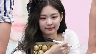 Jennie lucu bngt siiii