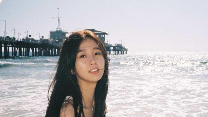 That day, Yu Shuxin posted a Weibo post on her second account...