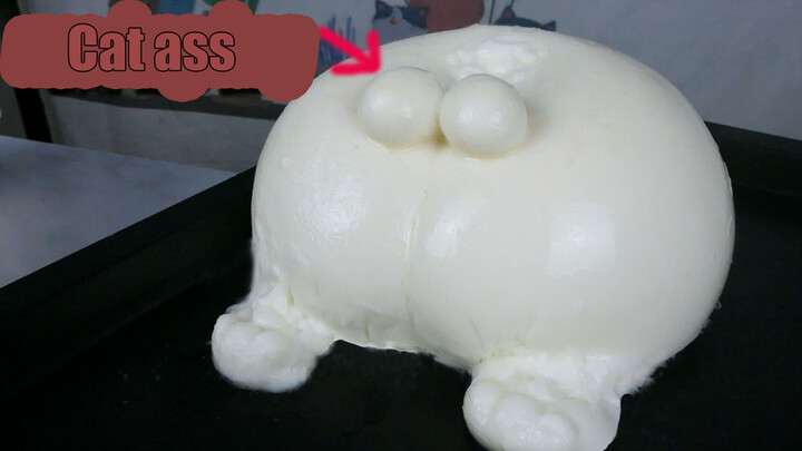 Food making- Dairy desserts in the shape of a cat's ass