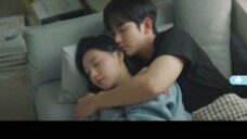 Pratinjau episode 12. Hyunwoo memeluk Haein hingga tertidur. Manis sekali. Hyunwoo bertanya apakah d