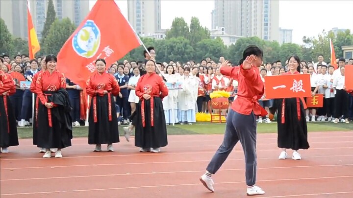 [Trường trung học Lỗ Tấn] Lễ khai giảng đã được cuộn lại