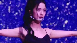 Panggung solo konser JISOO Sydney Bunga