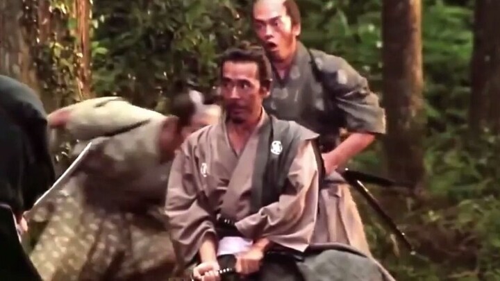คลิปฉากต่อสู้ซามูไรญี่ปุ่นที่ดีที่สุด ปรมาจารย์ชั้นหนึ่งเอาชนะกลุ่มซามูไรอันดับสองในทันที