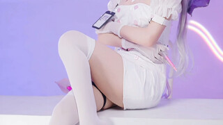 Do adolescent boys dream of Keqing in succubus nurse costume?