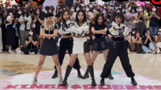 【CleverU】F（x）-red light roadshow Ver｜My youth is back: Who is wearing a motorcycle outfit and jumpin