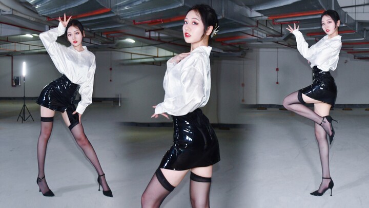 【Qiqizi】Effective leather skirt? When do you get off work with a secretary like me? Thumbs Up~ Let's