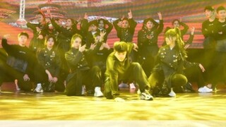 Koreografi "Suzaku + Lagu Pria" dari Times Youth League sebagian diedit ulang, dan efek langsung dar