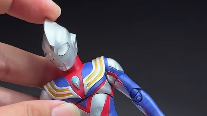 เพิ่งเอาออกมาเล่นๆ หลังจากเปลี่ยนเอวเป็น Tiga แล้ว! Ultraman Tiga เวอร์ชั่นใหม่ของ Bandai Bone Sculp