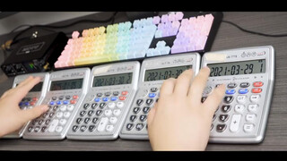 Memainkan lagu monster YOASOBI dengan 5 unit kalkulator.