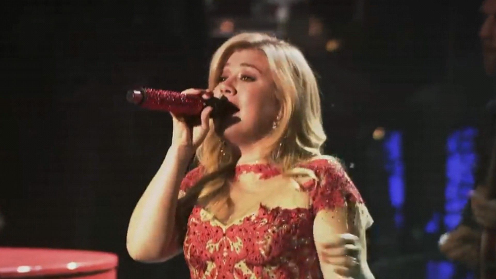 Kelly Clarkson - Underneath the Tree - BiliBili