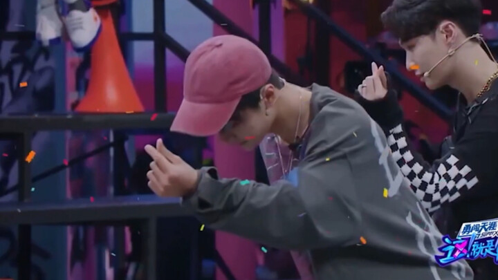 这街3还在害羞的娃看看这街5跳的