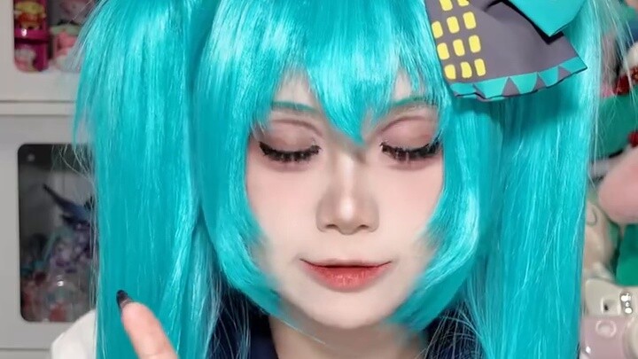 Bạn có thể tặng gì cho một người bạn thích Hatsune Miku? Thế còn Brooke Hatsune Miku Người Gạch thì 