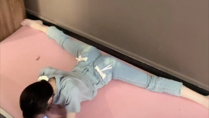Help with splits, kneeling, sliding, and handstands