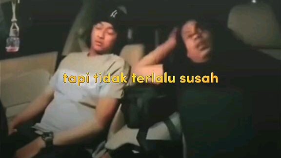 hidup lagi susah-susah nya dengerin ini...