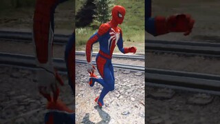 GTA V: SPIDER-MAN SAVING HULK FROM THOMAS THE TRAIN #shorts