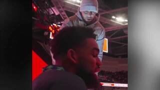 Stephen Curry giving advice to KAT before the 3-point contest. Karl Anthony Towns Champion.