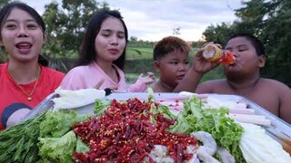 กินกุ้งสดราดพริกเผ็ดเเสบ นรกเเตก