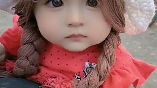 ang cute ni baby parang doll