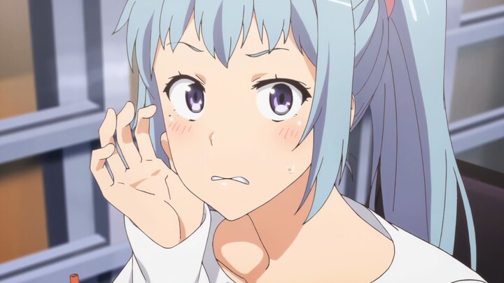 Thinking of Hikigaya's confession to her, the girl blushed