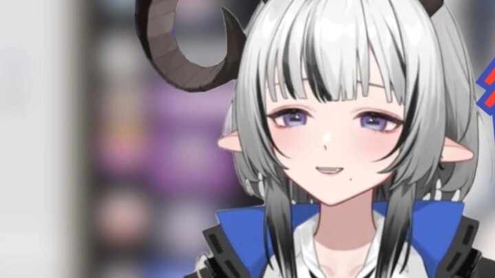[Yuka Kita] Teacher Kita started playing with T-chan's model, singing "Stars Are Shining Tonight" an