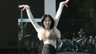 "Trường huấn luyện quân sự, trải nghiệm niềm vui khi đi bộ và nhảy múa" Một ngày của một ngôi sao nữ