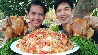 ตำขนมจีนแคบหมู ไก่ต้มนํ้าปลาแบบนุ่มๆ มาเด้อครับแซ่บๆ.