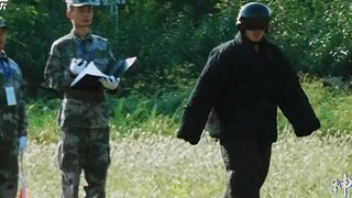 军犬突然失控咬裁判员，犬王开启开挂模式拯救全场