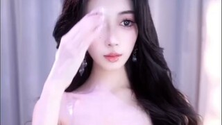 Yiyizi8💖 (@yiyimak) ist LIVE – TikTok LIVE - 2024-11-10