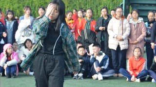 [New Year's Eve] BTS Dance Performance - Chuxiong No. 1 Middle School Sports Meet Outside Performanc