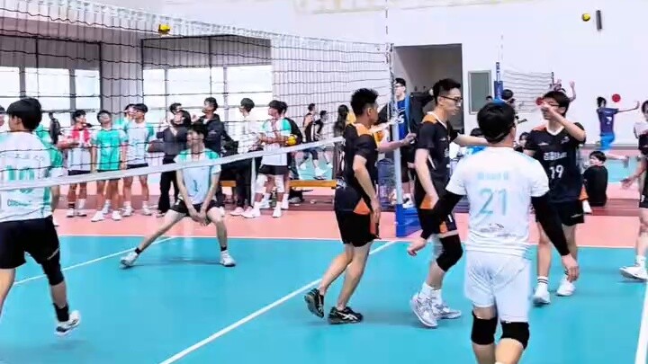 When your team's main attacker is Superman, he can defend from the third position and then float bac