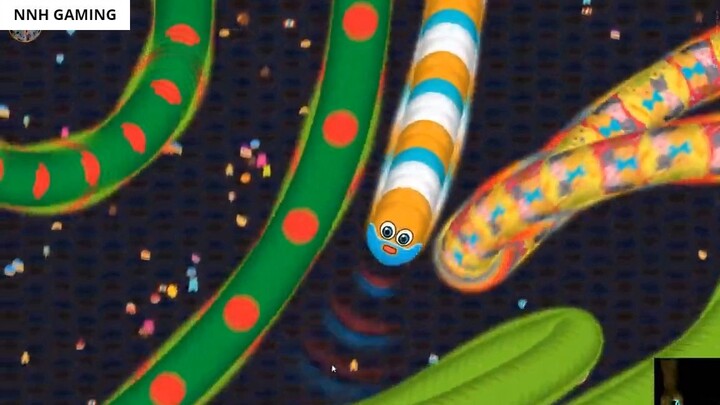 Wormate.io 1 Giant Monster Worm vs. 2772222 Invasion Worms _ 8