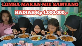 ANAK DESA LOMBA MAKAN MIE SAMYANG - SELAIN KEZYA BARU PERTAMA COBA KARNA DI DESA TIDAK ADA YANG JUAL